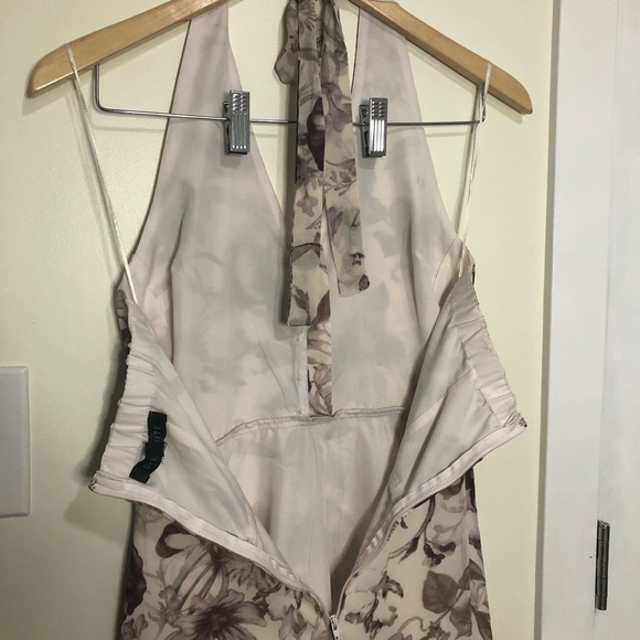 Dynamite Classy Floral Halter Dress - Picture 5 of 8